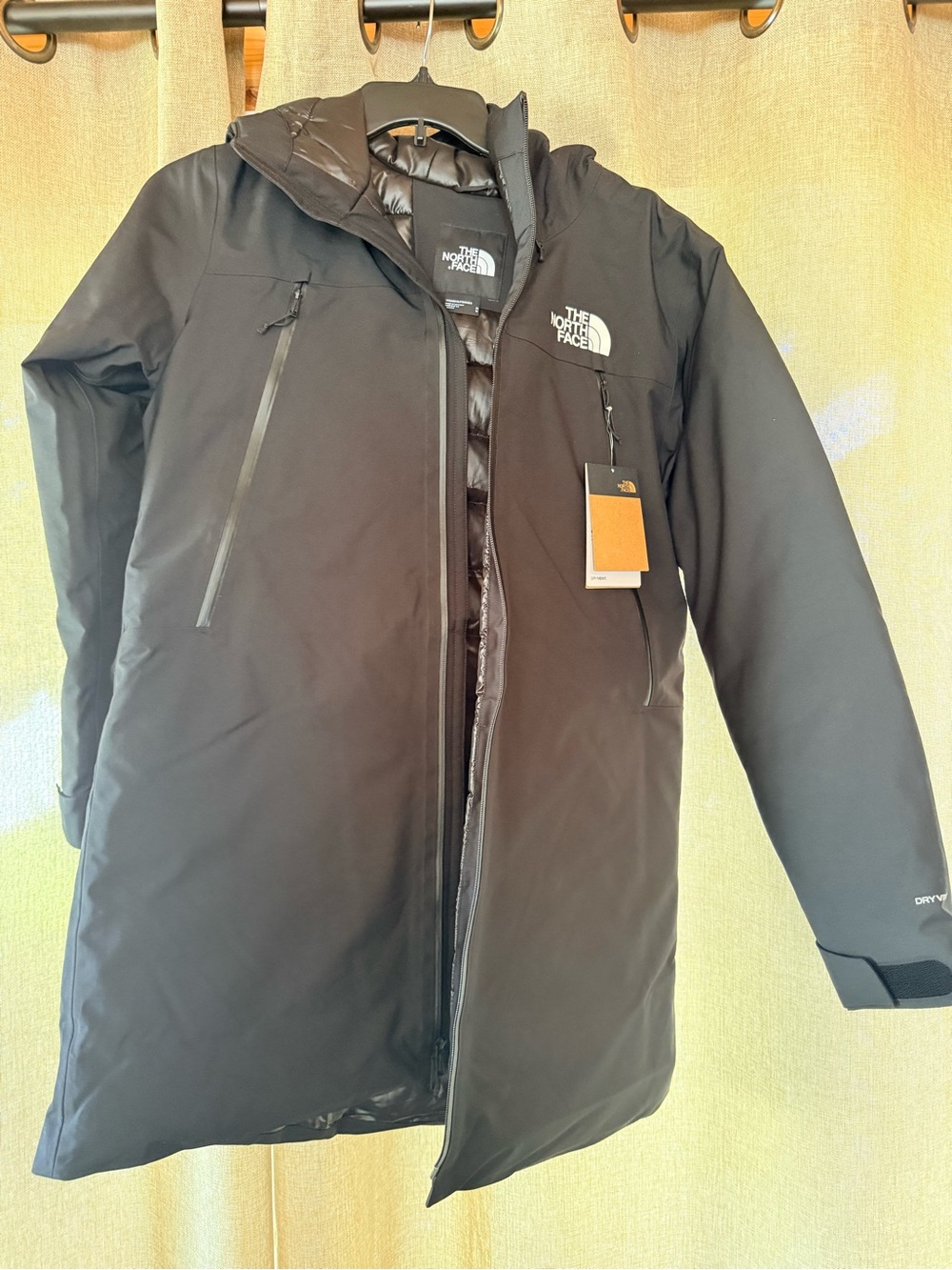 Women’s The North Face Black Mountain Range Down Parka